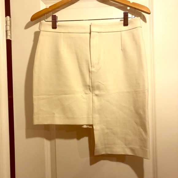 H&M asymmetric off white mini skirt sz8/ like new - Picture 1 of 4